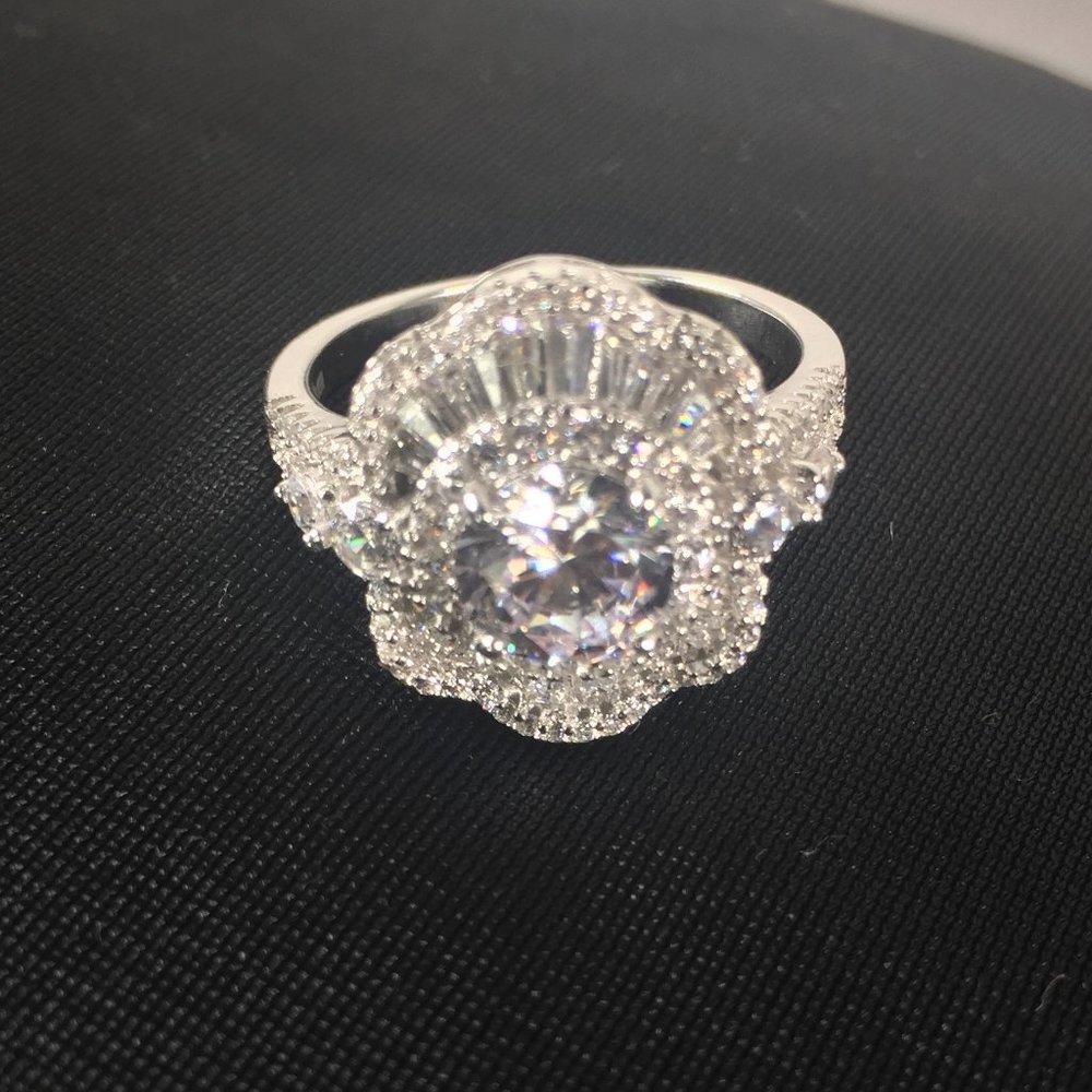 Beautiful Fine Silver Plated Diamond Ring - Picture 1 of 4